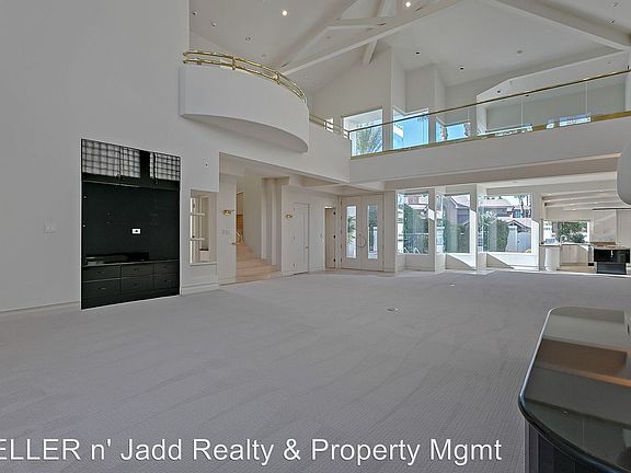 2nd image of 1098 Broadmoor Ave