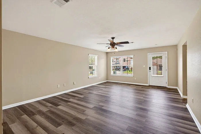 10261 English Manor Dr — Photo 5