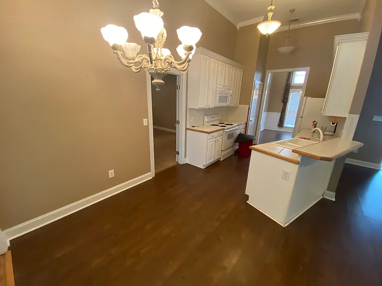 245 Fairview Cir — Photo 4