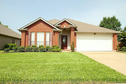 1803 Edinburg Ave Photo 1
