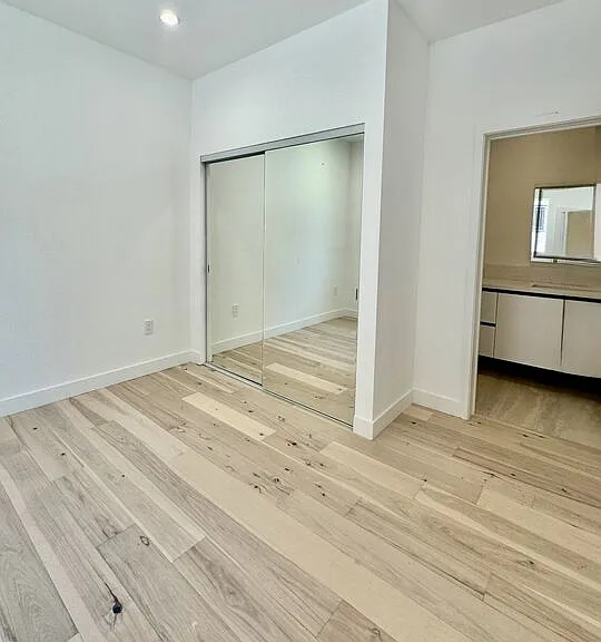 418 N Orange Grove Ave — Photo 8