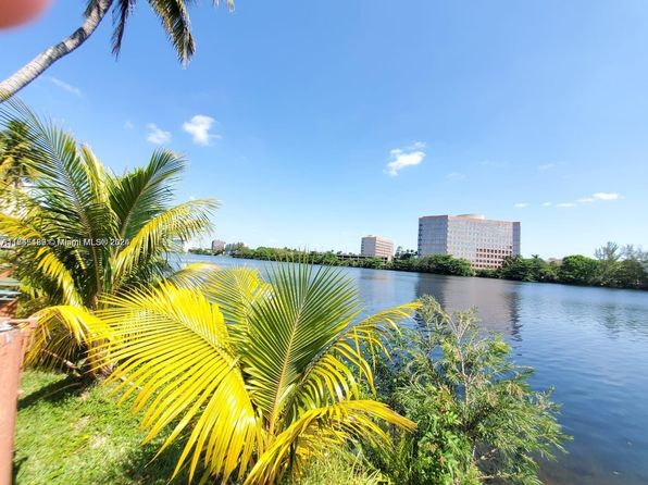 5199 NW 7th St APT 302, Miami, FL 33126