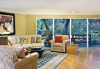 Living room :: 3635 Ralston Avenue