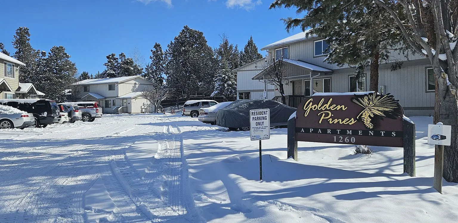 Golden Pines Apartments — Photo 2