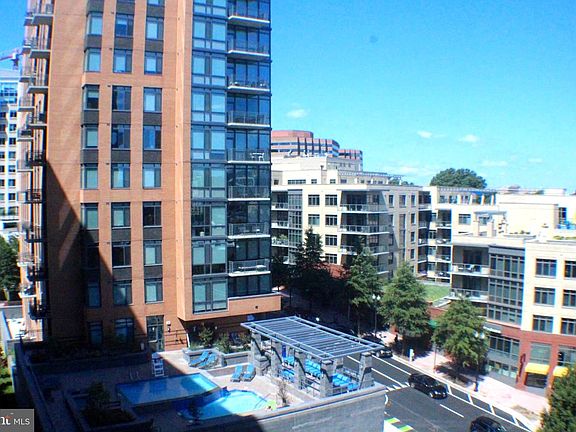 4th image of 2001 15th St N APT 802