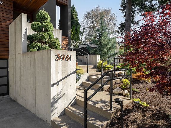 5th image of 3961 SE Berkeley Way