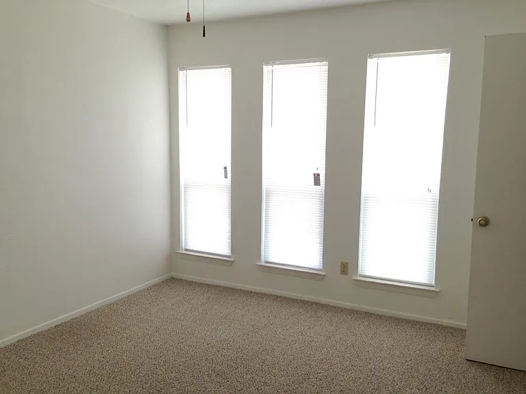1102 Welsh Ave #C — Photo 8