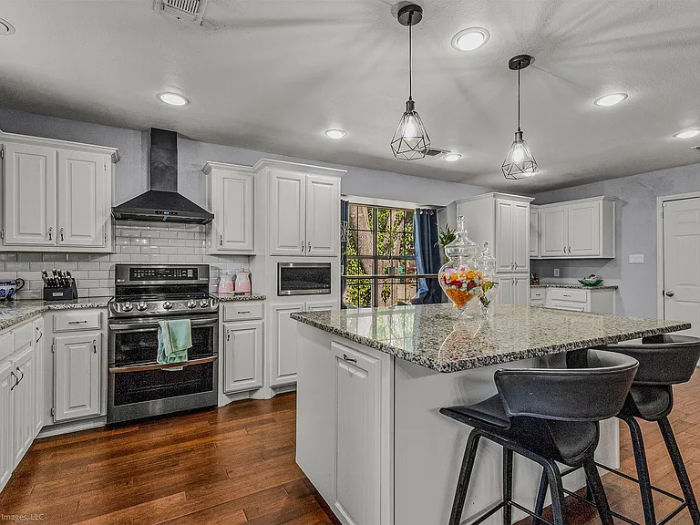 1531 Pickwick Ln — Photo 8