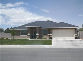 1103 E La Paloma Ln, Roswell, NM 88201