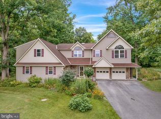 715 Texter Mountain Rd, Robesonia, PA 19551