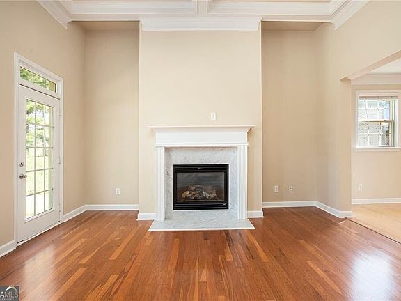 5th image of 4825 Silver Leaf Dr