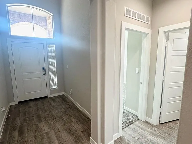 2201 Beaufort Dr — Photo 4