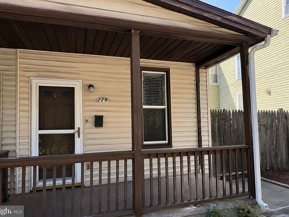 1st image of 229 Swatara St