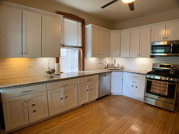 4th image of 2311 N Oakley Ave #1