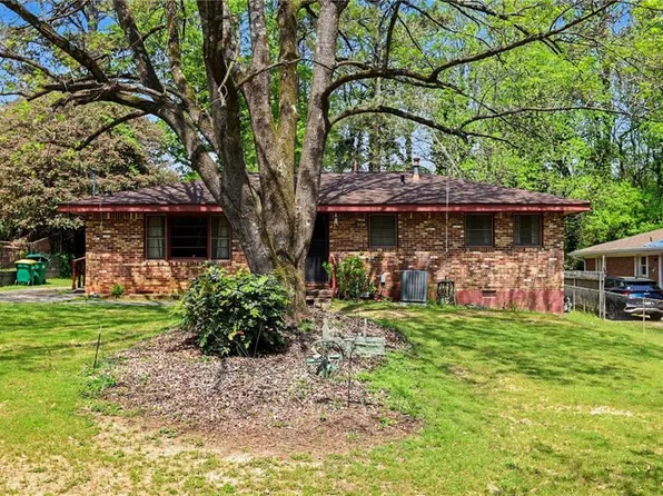 7019 Lakeview Ln, Doraville, GA 30360