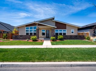 715 NW 13th St, Redmond, OR 97756