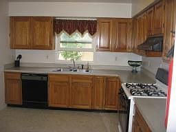 3rd image of 123 Grove St