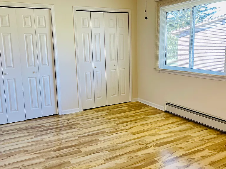 16W520 Lake Dr #207 — Photo 11