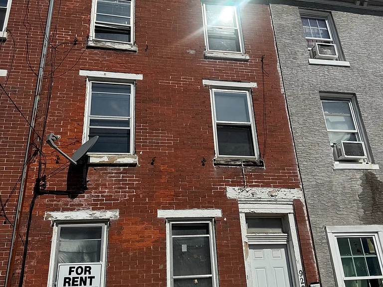 929 Green St — Photo 10