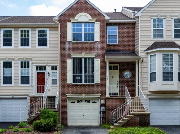 872 N Waterford Ln, Wilmington, DE 19808
