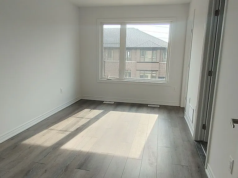 120 Court Dr #65 — Photo 10