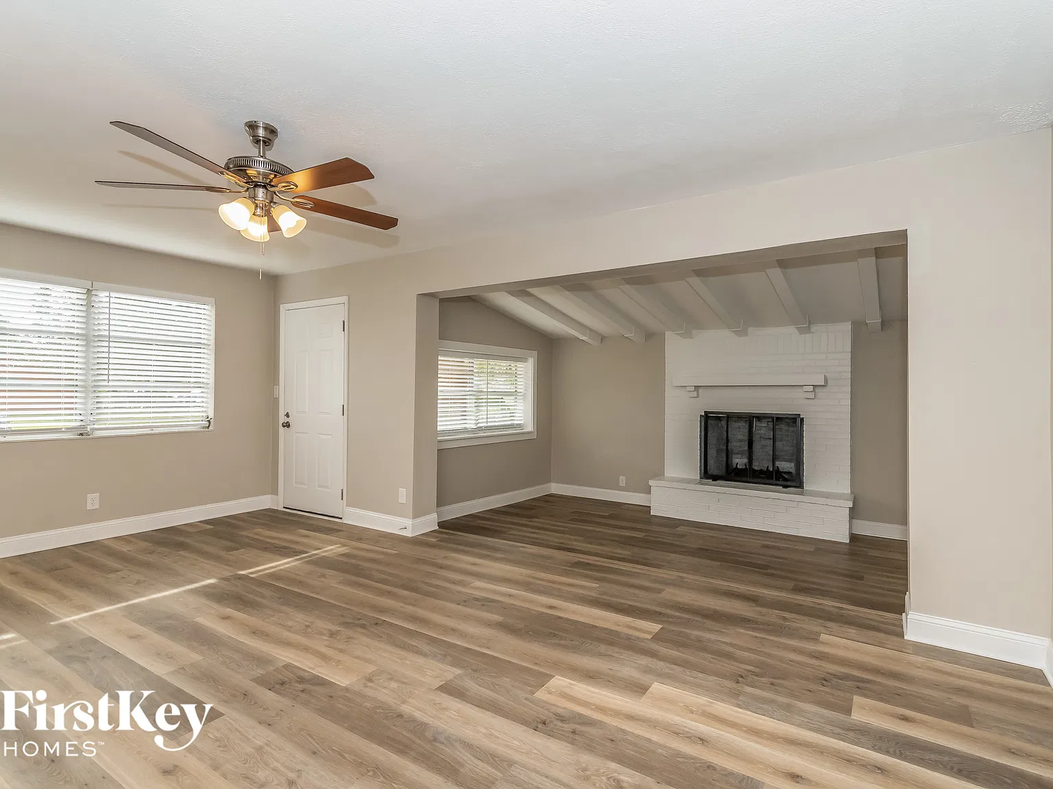 3 bed, 2.0 bath, 1350 sqft, $1,950 — Photo 3
