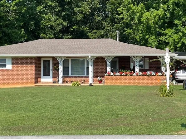636 N Washington Ave, Etowah, TN 37331