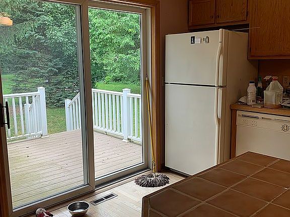 4th image of 110 Greenhedge Dr