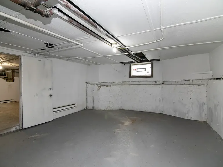 152 S Greenwood Ave — Photo 17