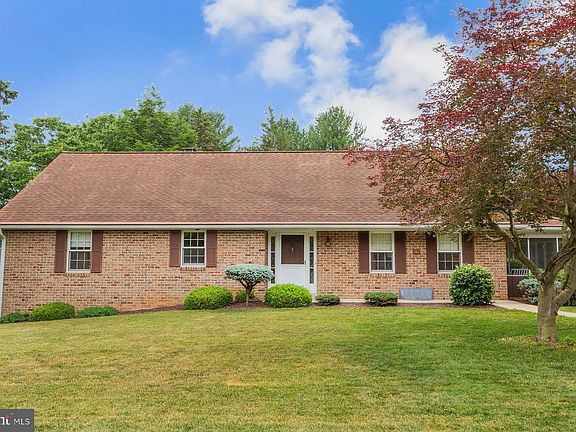 2nd image of 743 Barrholly Dr