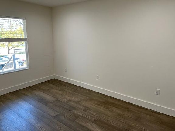 3rd image of 1314 Rosewood Ave APT 207