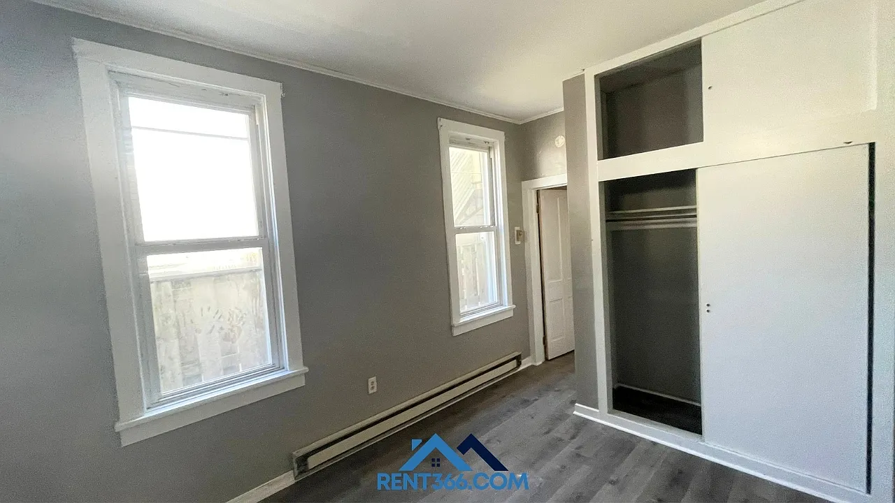 2 bed, $1,080 — Photo 2