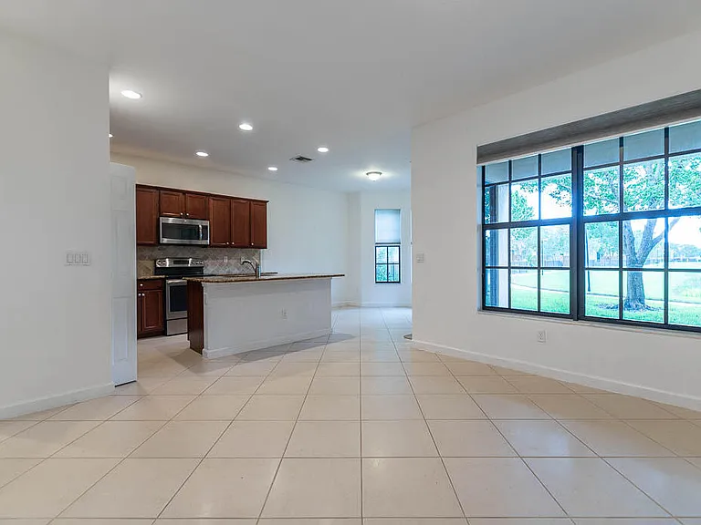 10283 Wellington Parc Dr — Photo 9