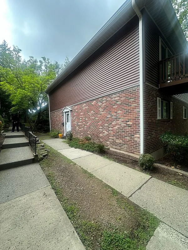 2 bed, 2.5 bath, 1470 sqft, $2,350 — Photo 1