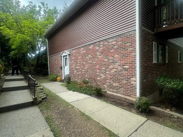 225 Edgemoor Rd APT A, Bridgeport, CT 06606