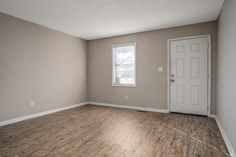 2 bed, 1.0 bath, 670 sqft, $795 — Photo 3