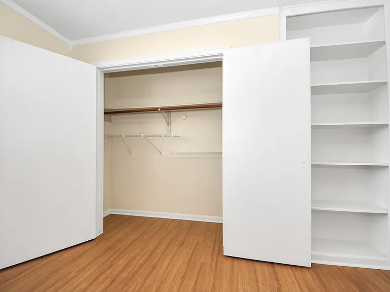 11411 Briar Forest Dr — Photo 40