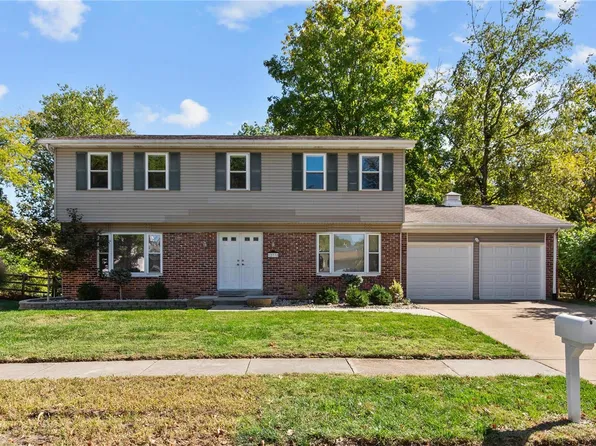 12778 Strathearn Dr, Saint Louis, MO 63146