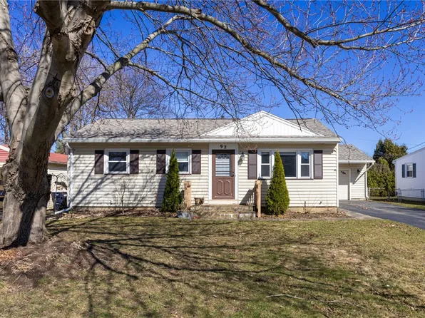 92 Sutorius Dr, Rochester, NY 14616