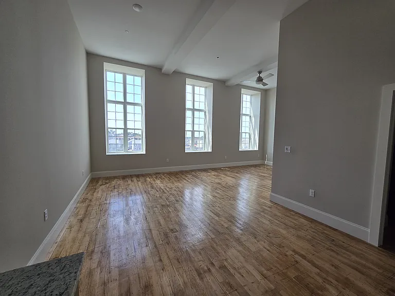 King Philip Lofts — Photo 20