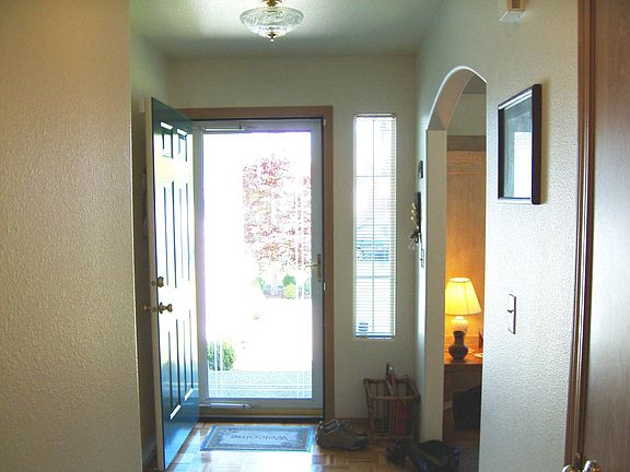 2nd image of 4401 Ingleside Dr SE