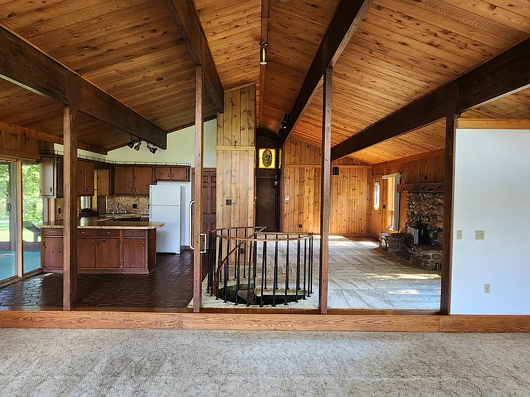 5677 Lehr Rd — Photo 3