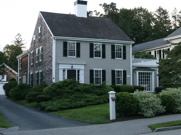 37 Lincoln St, Hingham, MA 02043