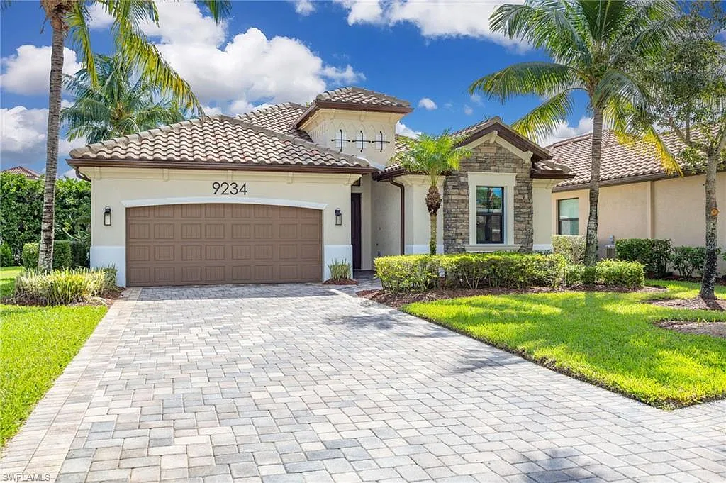 3 bed, 3.0 bath, 2032 sqft, $21,500 — Photo 3