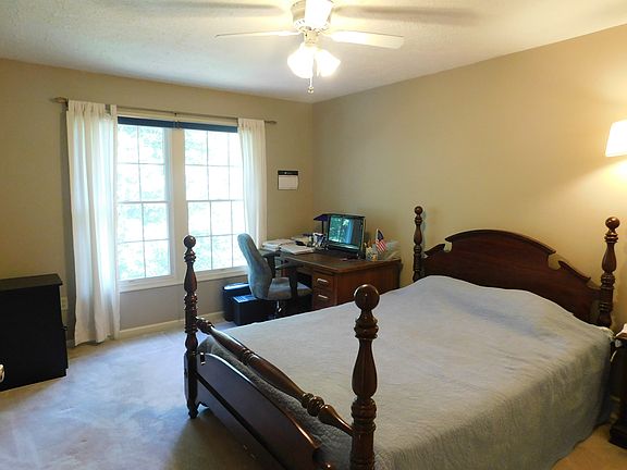 3rd image of 353 Glencove Dr