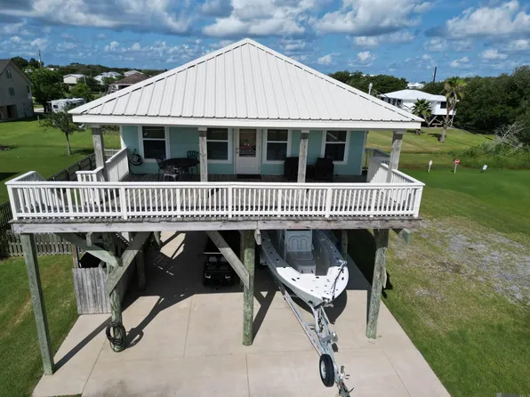 165 Tropical Ln, Grand Isle, LA 70358