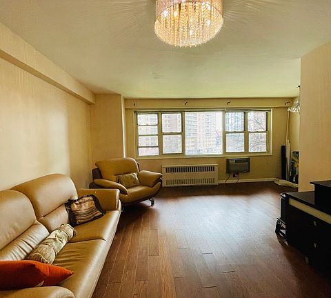 5th image of 2928 W 5th St #S4
