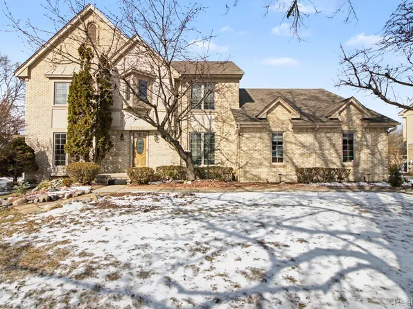 37796 Stableview Dr, Farmington Hills, MI 48335