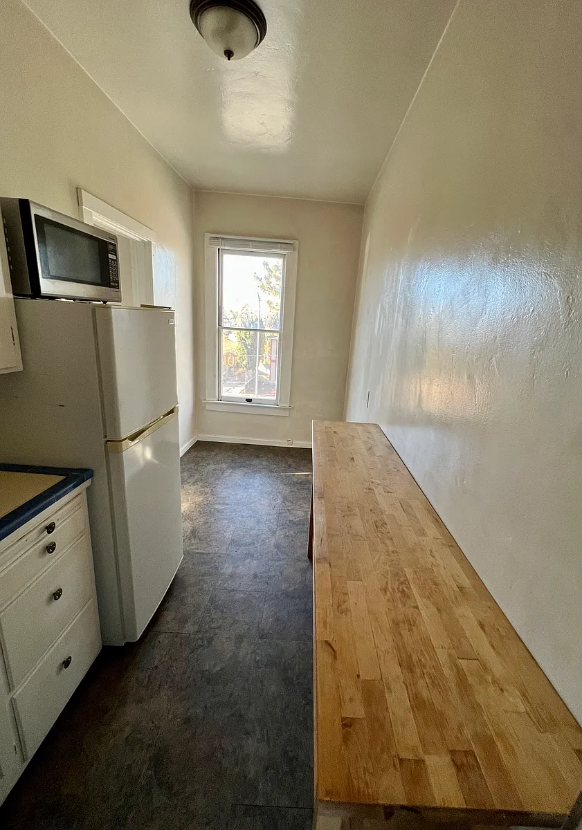Building Photo - 601 S 5th St #2
