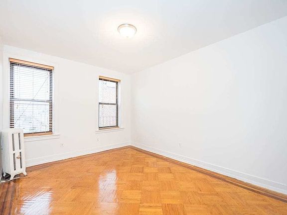 5th image of 2313 24th Ave APT 2R
